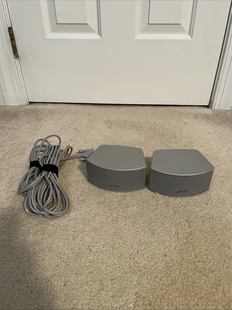 Bose AV3-2-1GS 2 Speaker With Cables PlsCDesc (Lot 7 of 8)