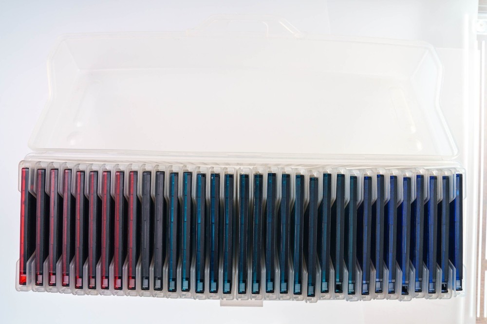 Sony 33-Disc Color Minidisc Lot Red Blue Green Black Case [USED]