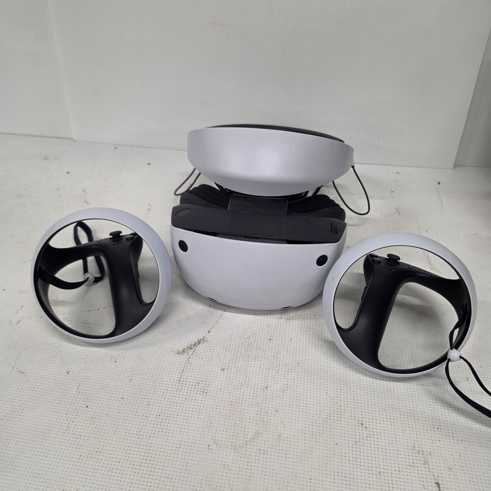 Sony PlayStation VR2 for PS5 CFI-ZVR1 Wired VR Headset (excellent cond)