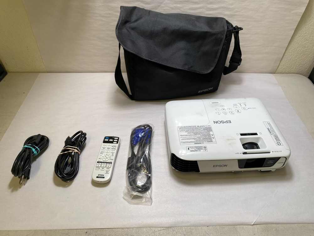 Epson H719A (EX3240) LCD Projector w/ remote + – Tested Working