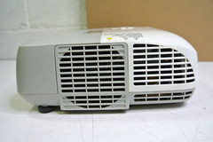 Epson EX30 H283A LCD Projector 223 Lamp Hours. NO REMOTE OR POWER CORD