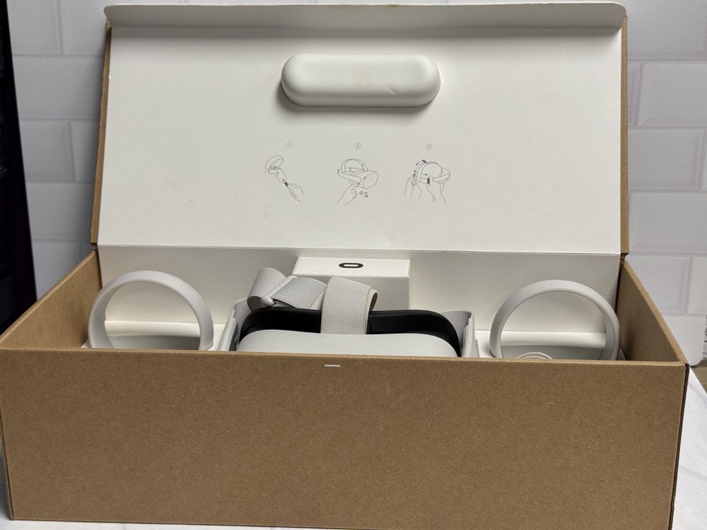 Meta Oculus Quest 2 256GB Standalone VR Headset – White – With Controllers #T4