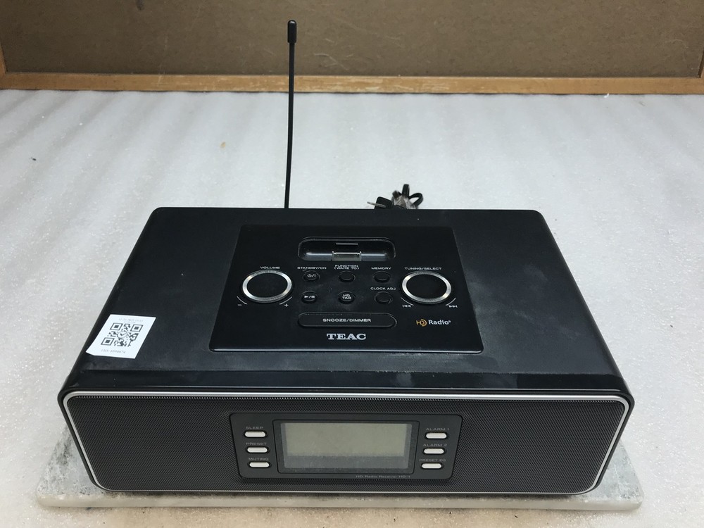 Teak HD-1 HD FM-AM Radio Reciever with iPod Port and FM Antenna – No Remote