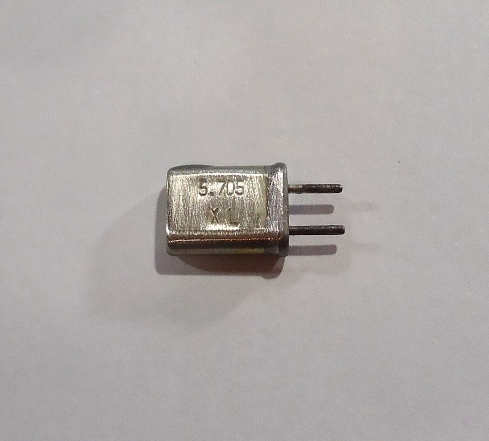 HC-25/U – 5.7050 MHz Radio Crystal – .039 Pins – XL – Unbranded
