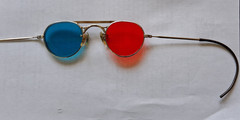Vintage Anaglyph 3D Glasses Red And Blue Glasses with 2 Clip Ons Lot