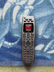 Logitech Harmony 650 Universal Color Screen Remote Silver Tested & Works