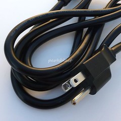 6 feet universal POWER CORD STANDARD PC/MONITOR/CABLE/TV THREE PRONG 3 conductor
