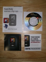 SanDisk Sansa Clip Zip MP3 Player Installation CD and Quick Start Guide
