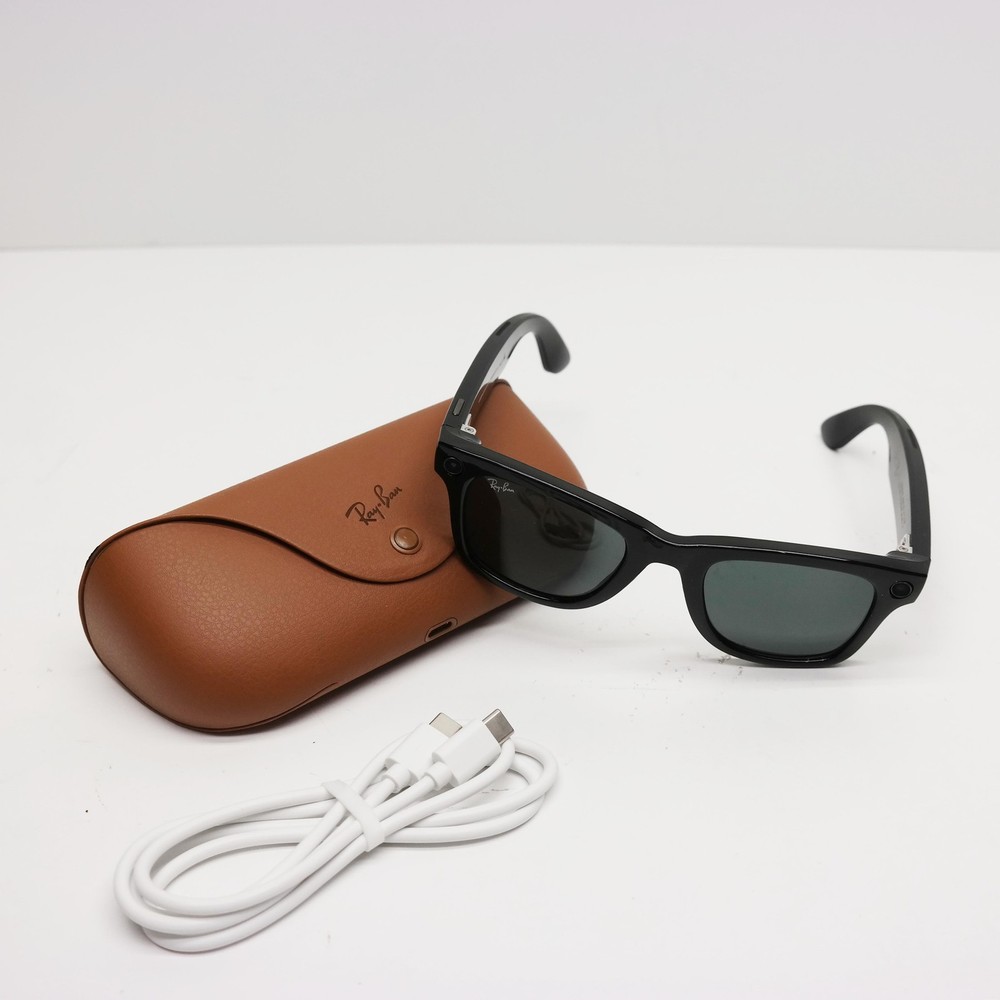 Ray-Ban Meta Wayfarer RW4006 Smart Sunglasses Green Lenses/Shiny Black