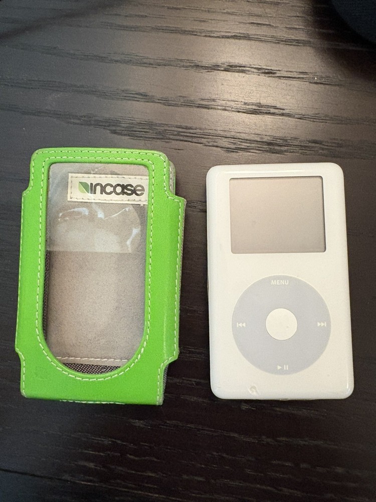 4th Generation iPod (Click Wheel) with a 40 GB