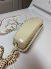 Vintage Radio Shack 43-581 Beige Trimline Corded Phone Wall Desk Landline