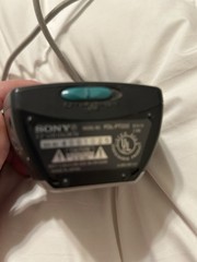 Sony FDL-PT22 Portable 2.2″ LCD Color TV Mini Television Battery Operated