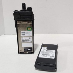 Motorola XTS 2500 Model 3 H46WCH9PW7BN 900Mhz Digital Portable Radio Astro 25