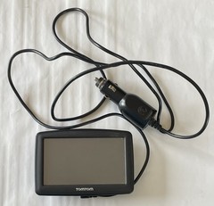 TomTom XL 4ET03 GPS Navigation System 4.5″ with Car Cord-Tested & Works.