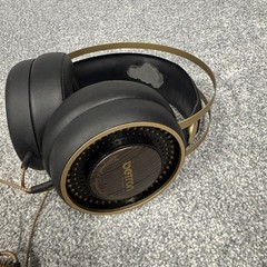 Betron Over-Ear Wired Headphones – Black & Gold with Wood Grain Design