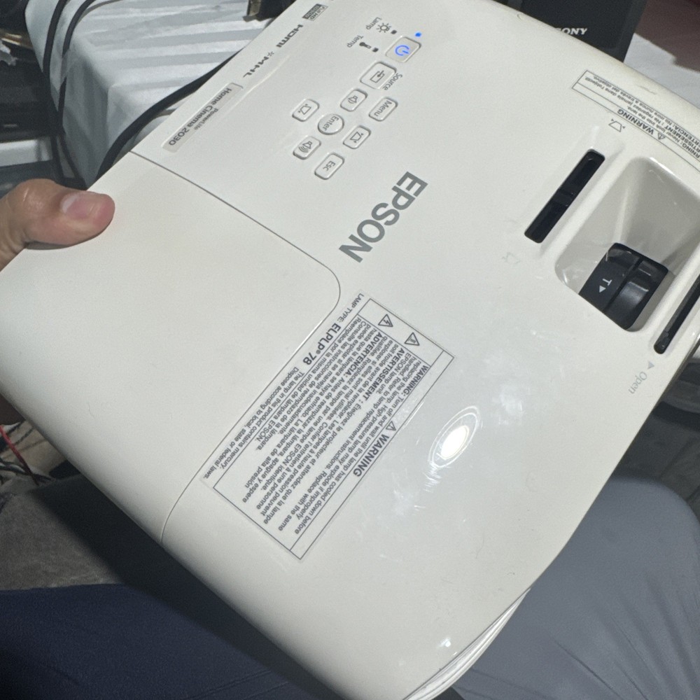 Epson PowerLite Home Cinema 2030 2D/3D 1080p 3LCD Projector -Lamp Runtime: