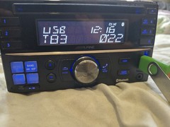 Alpine CDE-W235BT Double Din Bluetooth CD Player Aux Usb *No Touchscreen*