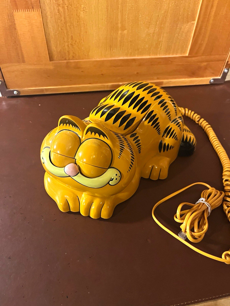Tyco Garfield Vintage/Retro Corded Telephone Mute Redial Ringer Orange/Black
