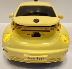 King America Volkswagen Beetle Vintage AM/FM Radio Yellow Working