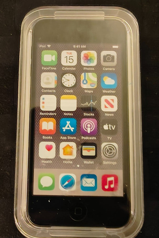 Apple iPod Touch 32GB (7th Generation) Media Player – Space Gray – Brand New
