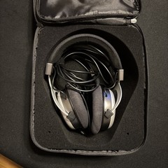 Beyerdynamic T90 Headphones USED NO BOX – CASE = YES