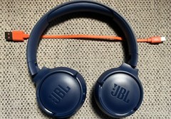 JBL Tune 510BT (Blue) Wireless Bluetooth On-Ear Headphones Mint Cond With Case