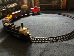 PRE-OWNED 2050 BLACK TRAIN WITH CONTROL REMOTE