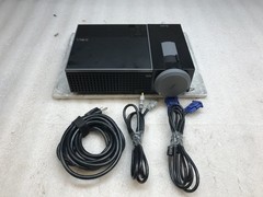 Dell 1610HD DLP Projector 1610 HD 3500 ANSI Lumens HD 10 Hours w/ Case & Cables