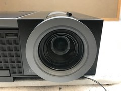 Dell 1610HD DLP Projector 1610 HD 3500 ANSI Lumens HD 10 Hours w/ Case & Cables