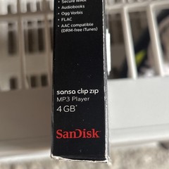RARE SanDisk Sansa Clip Zip Primetime Purple 💜 (4 GB) Digital Media Player