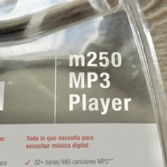 Sandisk Sansa m250 MP3 Music Player 2GB Black New Sealed