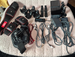 HTC Vive Tracker 3.0 Bundle x4 + 2 1.0 base stations + Dongles & Straps + Mounts