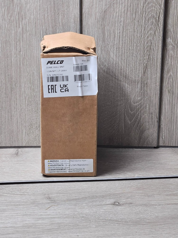 Pelco Dome Wall MNT – 1.5 IN NPT, LT GRAY – 44N250380