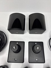 3 HTC 3.0 Vive Trackers and 2 2.0 Steam Base Stations Full Body Tracking VRCHAT