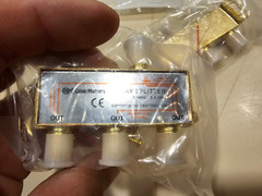Cable Matters 2-Pack 2.4 Ghz 3 Way Coaxial Cable Splitter F-Connector