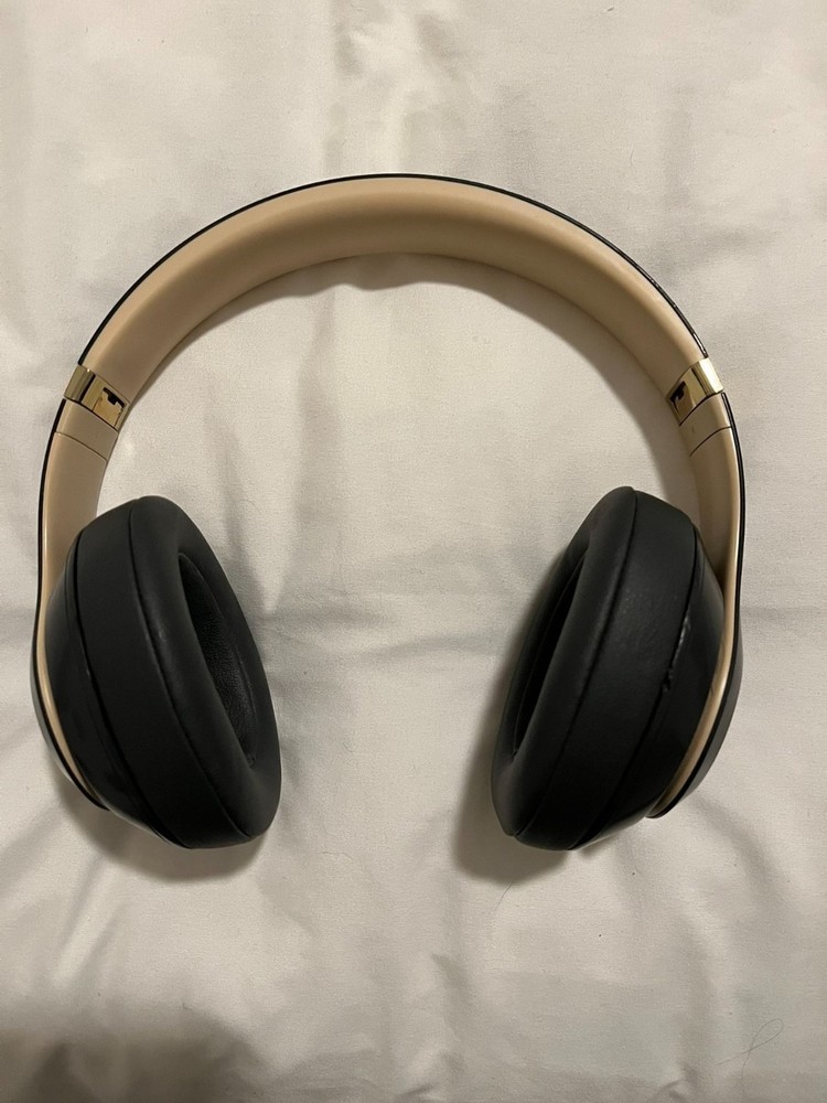 Beats by Dr. Dre Solo 4 Wireless Headphones (Black and Gold)