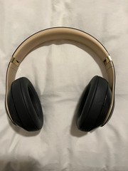 Beats by Dr. Dre Solo 4 Wireless Headphones (Black and Gold)