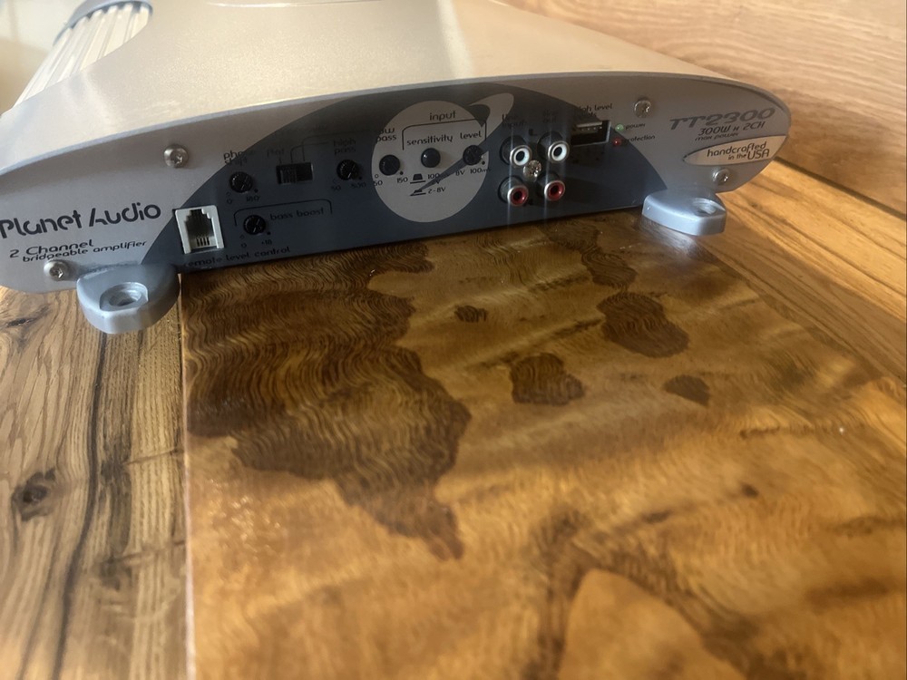 OLD SCHOOL !!Planet Audio TT2300 X 2channel Amp. Made In U.S.A