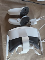 Meta Quest 3S 128GB VR Headset W Controllers Case Good Cond