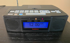 RadioShack 12-519 Skywarn Weather Radio, w/ Adapter, Antenna & Manual