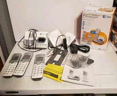 AT&T EL52303 3 Handset Cordless Answering System with Caller ID/Call waiting NEW