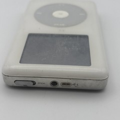 Apple iPod MP102 HP INVENT 4th Generation (20 GB) White – NO POWER – FOR PARTS