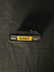 DEWALT DCB207 20V BATTERY (B26009987)