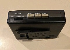 Vintage GE Walkman Portable Am/Fm Radio Cassette Player Model 3–5470A – Works
