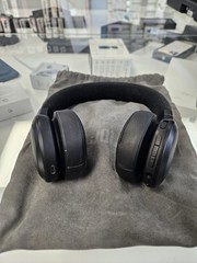 jbl live 675nc wireless on-ear headphones