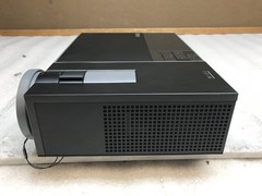Dell 1610HD DLP Projector 1610 HD 3500 ANSI Lumens HD 10 Hours w/ Case & Cables