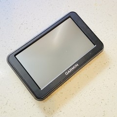 Garmin Nuvi 40LM GPS Navigation Lifetime Maps With Car Pwr Supply