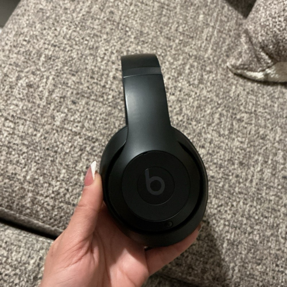 Beats Studio Pro Wireless Bluetooth Headphones Black, 40 hours duration