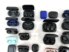 LOT of 50 Skullcandy MPOW ONN TOZO Generic In-ear Bluetooth Earbuds (1)