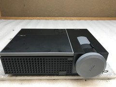 Dell 1610HD DLP Projector 1610 HD 3500 ANSI Lumens HD 10 Hours w/ Case & Cables